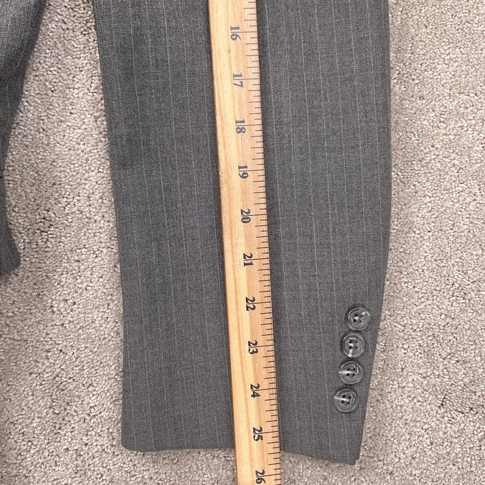 JOS A Bank Suit Men 42 32W‎ 29L Gray Pinstripe Modern Fit Career Classic